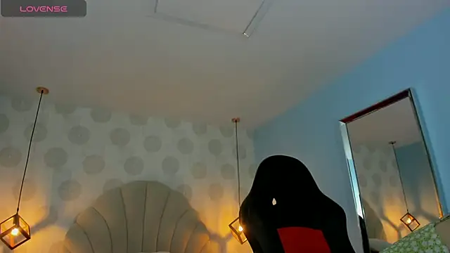 VENUSGREYS1 online show from 05-21-26, 12:23