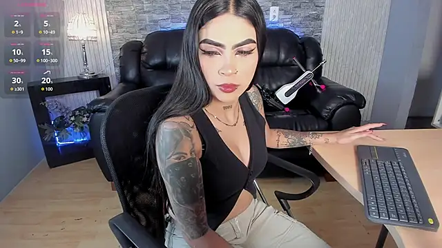 Snapshot of _hanna_miller__ chatting on 01-14-26, 07:41 hanna miller online show from 01-14-26, 07:41