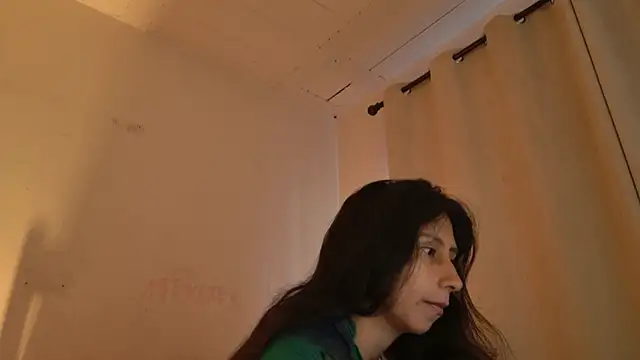 Snapshot of MoonLipsON- chatting on 07-14-26, 10:48 MoonLipsON- online show from 07-14-26, 10:48
