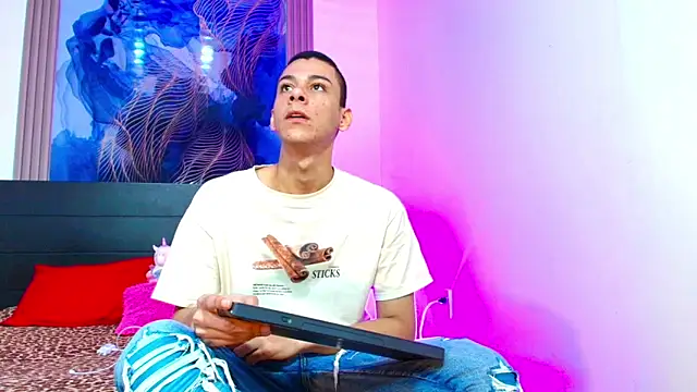 Valentina and sneider  online show from 04-09-26, 10:04