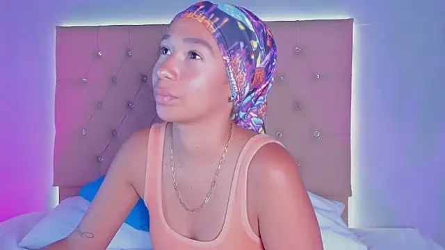 EmmaLawrence  online show from 01-06-26, 07:50