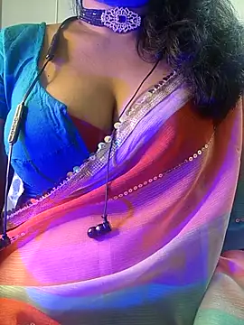 Snapshot of Preeti345 chatting on 07-26-26, 04:25 Preeti345 online show from 07-26-26, 04:25