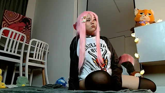 minji snow online show from 05-18-26, 01:39