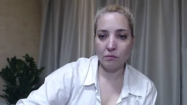 Snapshot of sweetpussy chatting on 05-24-26, 02:55 sweetpussy online show from 05-24-26, 02:55