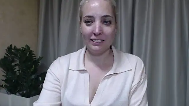 Snapshot of sweetpussy chatting on 05-31-26, 06:09 sweetpussy online show from 05-31-26, 06:09