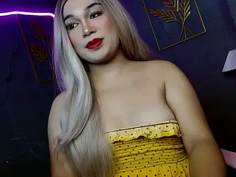 Snapshot of shadow-goddess chatting on 12-20-25, 04:08 shadow-goddess online show from 12-20-25, 04:08