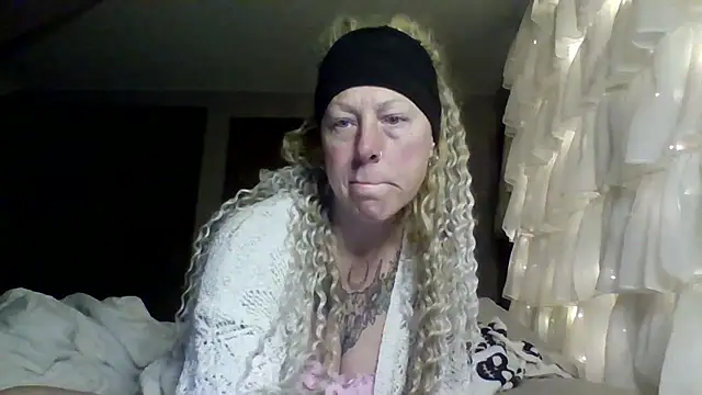 Outdoorchicjj online show from 02-17-26, 07:05