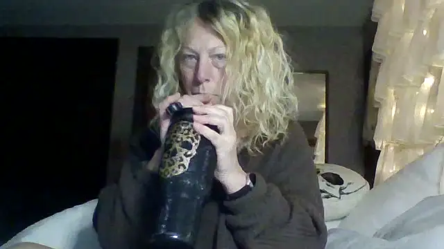 Outdoorchicjj online show from 02-24-26, 12:14