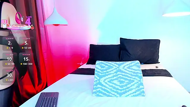 Snapshot of _Xynara_owo chatting on 01-31-26, 11:25 Xynara owo online show from 01-31-26, 11:25