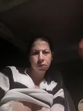 Snapshot of coupledeea chatting on 12-16-25, 08:58 coupledeea online show from 12-16-25, 08:58