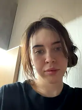 Kimberlybondd online show from 12-18-25, 09:43