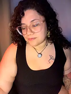 Snapshot of VanesssaMilf_ chatting on 04-18-26, 04:16 VanesssaMilf online show from 04-18-26, 04:16