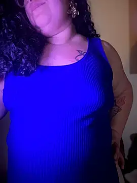 Snapshot of VanesssaMilf_ chatting on 04-19-26, 10:45 VanesssaMilf online show from 04-19-26, 10:45