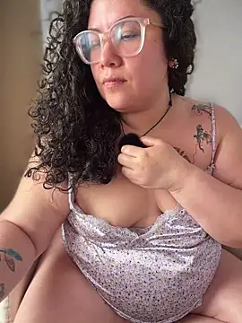 Snapshot of VanesssaMilf_ chatting on 05-28-26, 12:13 VanesssaMilf online show from 05-28-26, 12:13