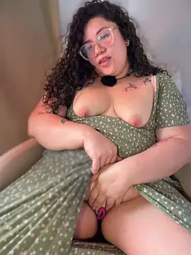 Snapshot of VanesssaMilf_ chatting on 05-29-26, 06:28 VanesssaMilf online show from 05-29-26, 06:28