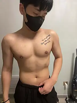 Snapshot of kimze7 chatting on 03-18-26, 11:35 kimze7 online show from 03-18-26, 11:35