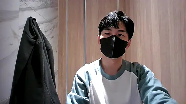 Snapshot of kimze7 chatting on 03-26-26, 02:39 kimze7 online show from 03-26-26, 02:39