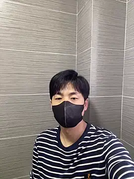 Snapshot of kimze7 chatting on 04-14-26, 11:00 kimze7 online show from 04-14-26, 11:00