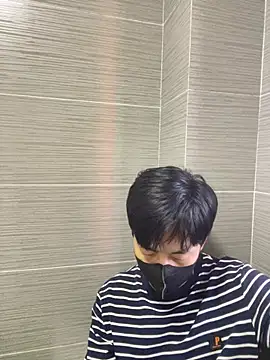 Snapshot of kimze7 chatting on 04-15-26, 10:43 kimze7 online show from 04-15-26, 10:43