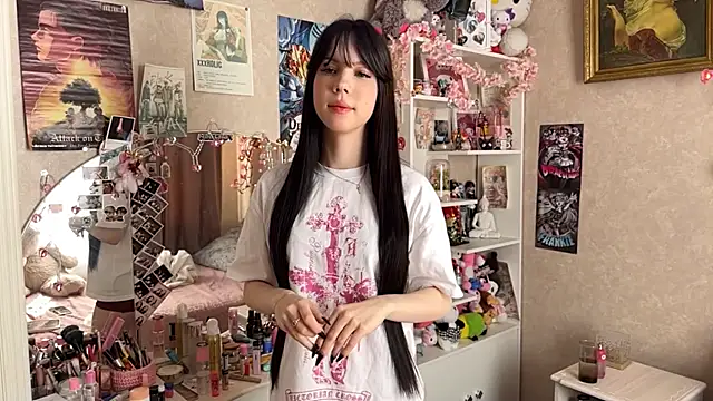 DorindaCail online show from 06-27-26, 12:22