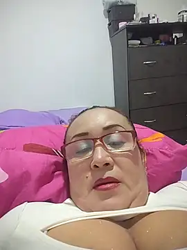 Snapshot of Nini_Love_ chatting on 03-10-26, 09:09 Nini Love online show from 03-10-26, 09:09