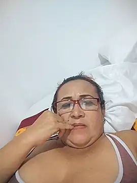 Snapshot of Nini_Love_ chatting on 03-27-26, 08:26 Nini Love online show from 03-27-26, 08:26