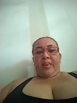 Snapshot of Nini_Love_ chatting on 04-04-26, 07:33 Nini Love online show from 04-04-26, 07:33