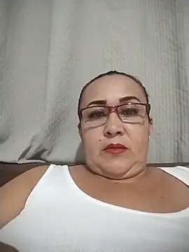 Snapshot of Nini_Love_ chatting on 04-11-26, 02:16 Nini Love online show from 04-11-26, 02:16