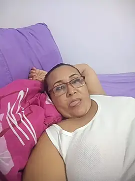 Snapshot of Nini_Love_ chatting on 04-12-26, 07:41 Nini Love online show from 04-12-26, 07:41