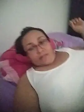 Snapshot of Nini_Love_ chatting on 04-15-26, 07:32 Nini Love online show from 04-15-26, 07:32