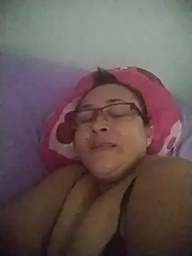 Snapshot of Nini_Love_ chatting on 04-16-26, 08:53 Nini Love online show from 04-16-26, 08:53