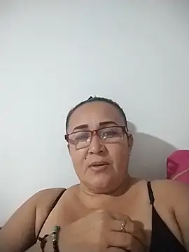 Snapshot of Nini_Love_ chatting on 04-22-26, 05:32 Nini Love online show from 04-22-26, 05:32