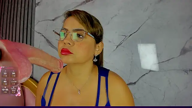 Snapshot of shayra_boobs2 chatting on 06-22-26, 10:01 shayra boobs2 online show from 06-22-26, 10:01