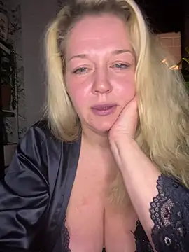 JenniferCarmen online show from 02-02-26, 04:06