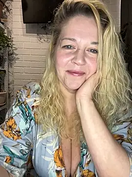 JenniferCarmen online show from 03-17-26, 01:32