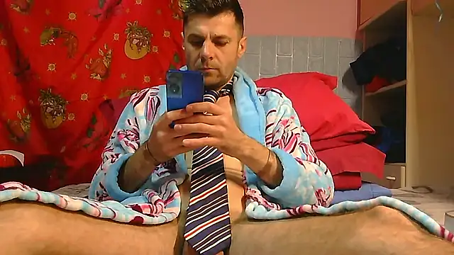 Snapshot of Pintiliescu chatting on 03-08-26, 11:58 Pintiliescu online show from 03-08-26, 11:58