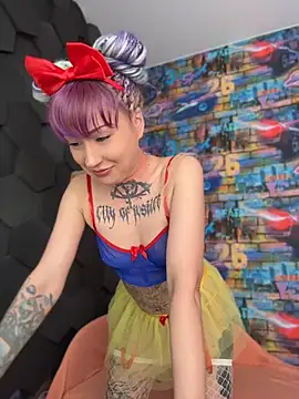 Tattoo  Moon online show from 05-13-26, 12:19