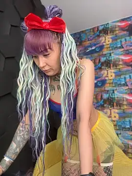Tattoo  Moon online show from 05-14-26, 12:17