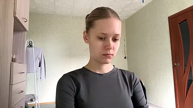 ZaidaSchwarten online show from 03-29-26, 01:11