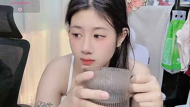 Yvonne-07 online show from 01-12-26, 08:14