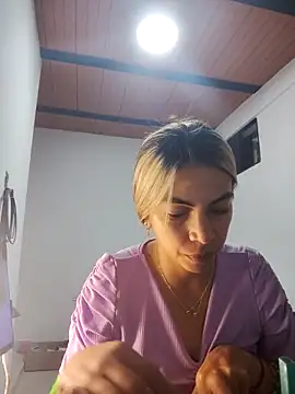 Snapshot of Evangeline_Bonnet chatting on 03-22-26, 01:42 Evangeline Bonnet online show from 03-22-26, 01:42