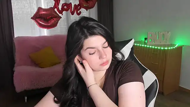 KisaModel online show from 05-21-26, 01:12