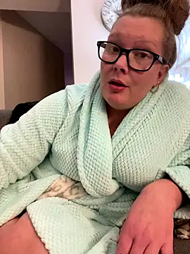 kissmyarch online show from 12-21-25, 11:56