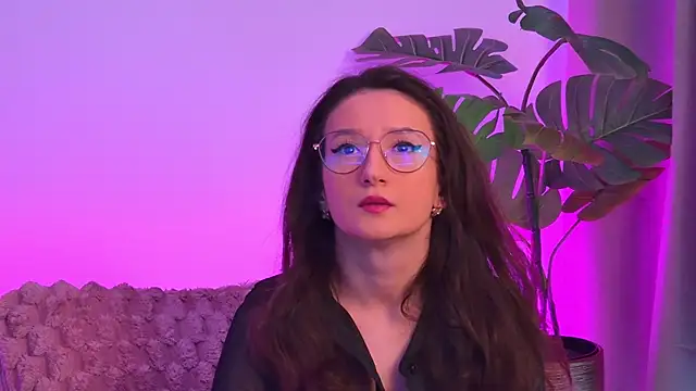 TheaMalekoo online show from 03-21-26, 07:57