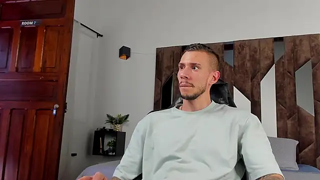 J king   online show from 05-20-26, 07:42