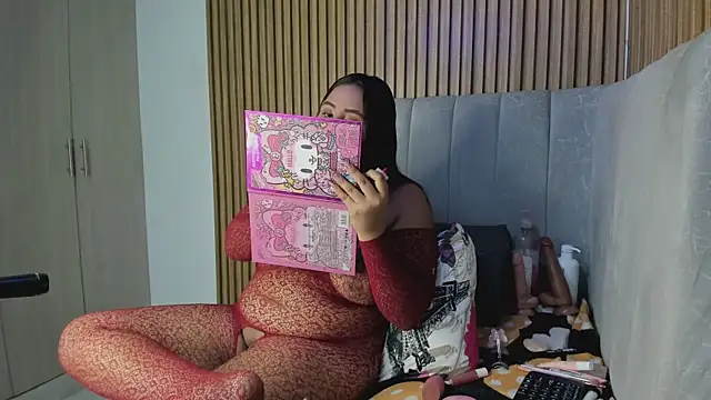 Snapshot of TiifanyGrey chatting on 01-13-26, 03:01 TiifanyGrey online show from 01-13-26, 03:01