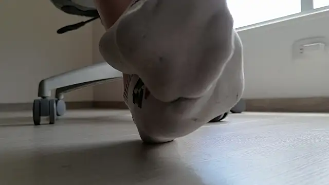 Feetbeth online show from 04-22-26, 06:31