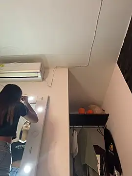 Valeria-escobar online show from 05-17-26, 11:39