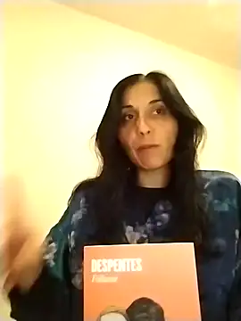 Snapshot of DommeVioleta chatting on 12-18-25, 06:30 DommeVioleta online show from 12-18-25, 06:30