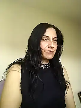 Snapshot of DommeVioleta chatting on 12-19-25, 10:06 DommeVioleta online show from 12-19-25, 10:06